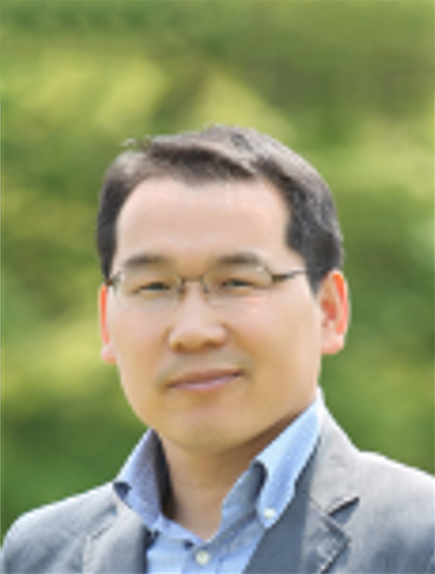 신 현 돈 사진